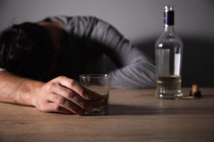 Álcool ajuda a dormir, mas prejudica qualidade do&hellip;