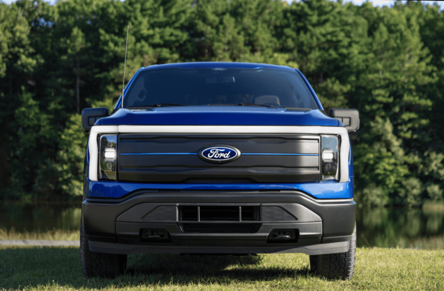 Ford F-150 Lightning STX é anunciada para 2026 com 536 cv e nova autonomia