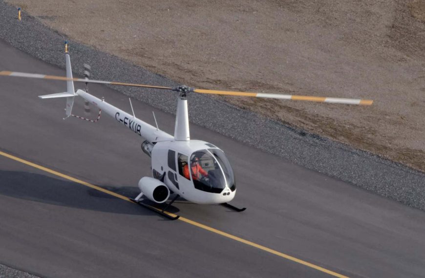 Helicóptero a hidrogênio no chão e visto de cima