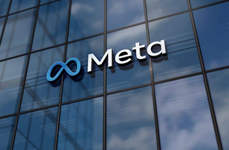 Logo da Meta em um prédio