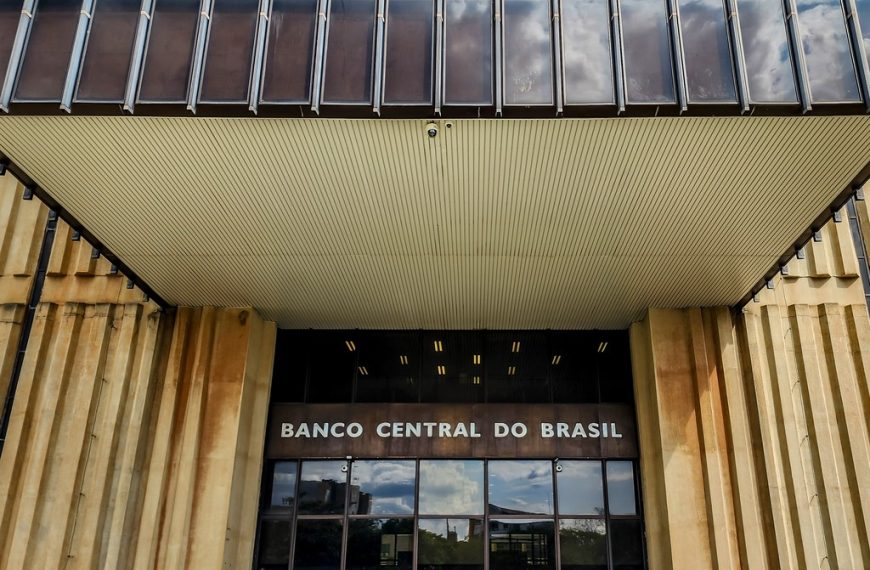 Copom reduz Selic em 14,25% e mantém ciclo de cortes; cenário segue desafiador para empreendedores