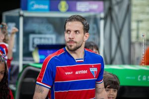 Lucas Sasha dispara contra arbitragem após derrota em&hellip;