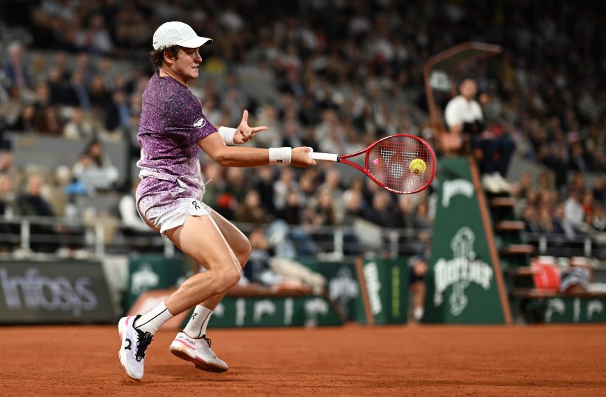João Fonseca x Jesper de Jong em Wimbledon; veja horário e onde assistir